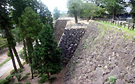 本丸東側石垣